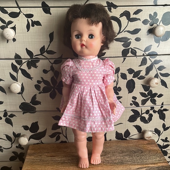 💗Vintage Doll From the 50’s , Reliable made in Canada . - Picture 2 of 14